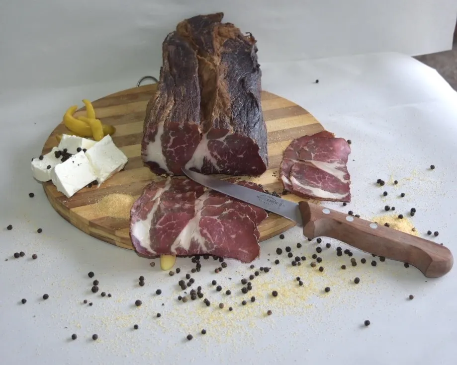 Suho meso na dasci